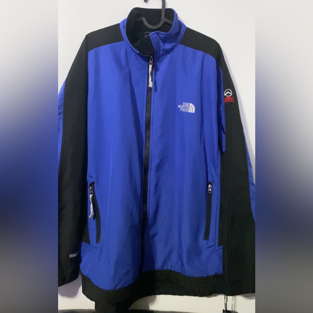 North Face WINDSTOPPER size XXL color Blue and Black VERY WARM AND COMFY